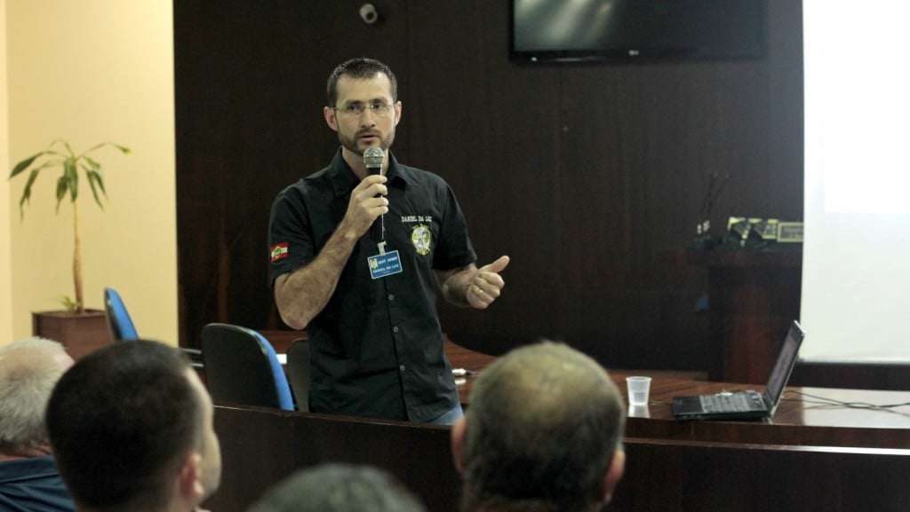 Polícia Militar e especialista em educação no trânsito palestram para trilheiros em Nova Veneza 13 Polícia Militar e especialista em educação no trânsito palestram para trilheiros em Nova Veneza