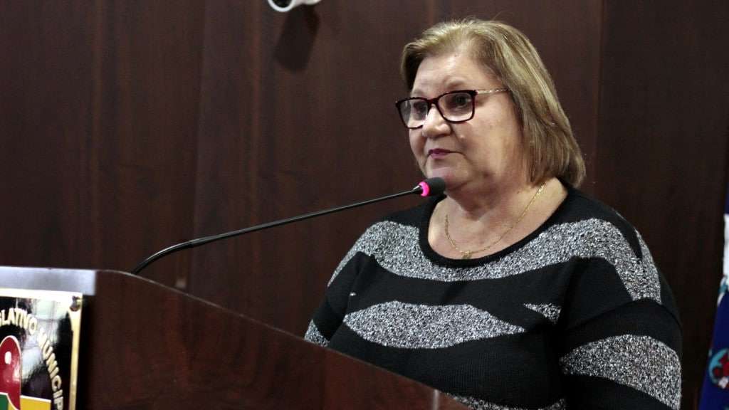 Professora recebe Moção de Aplausos no Vereador Mirim 1 Professora recebe Moção de Aplausos no Vereador Mirim