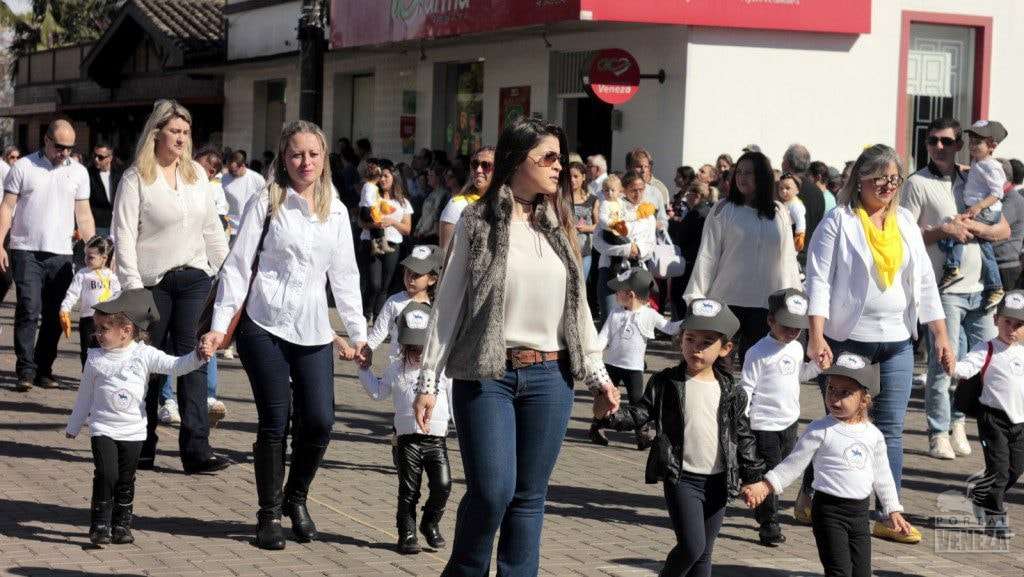 Nova Veneza comemora Dia da Independência com grande desfile