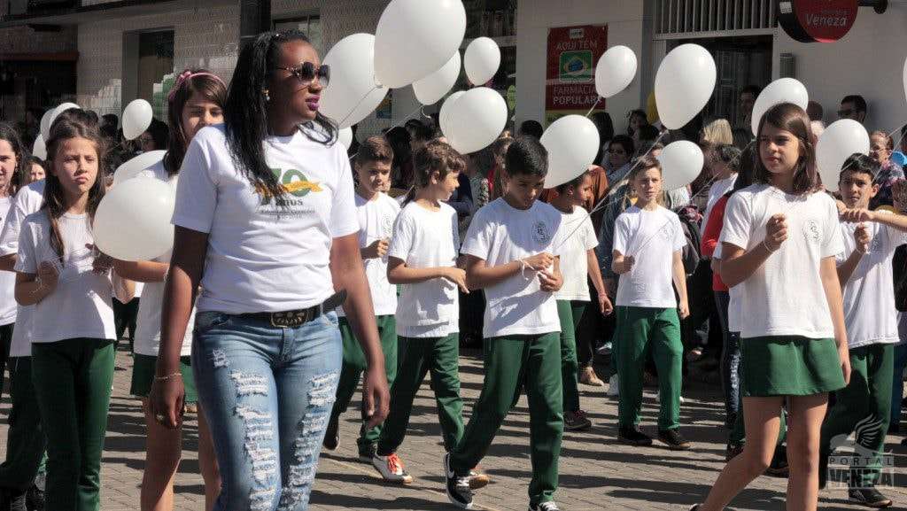 Nova Veneza comemora Dia da Independência com grande desfile