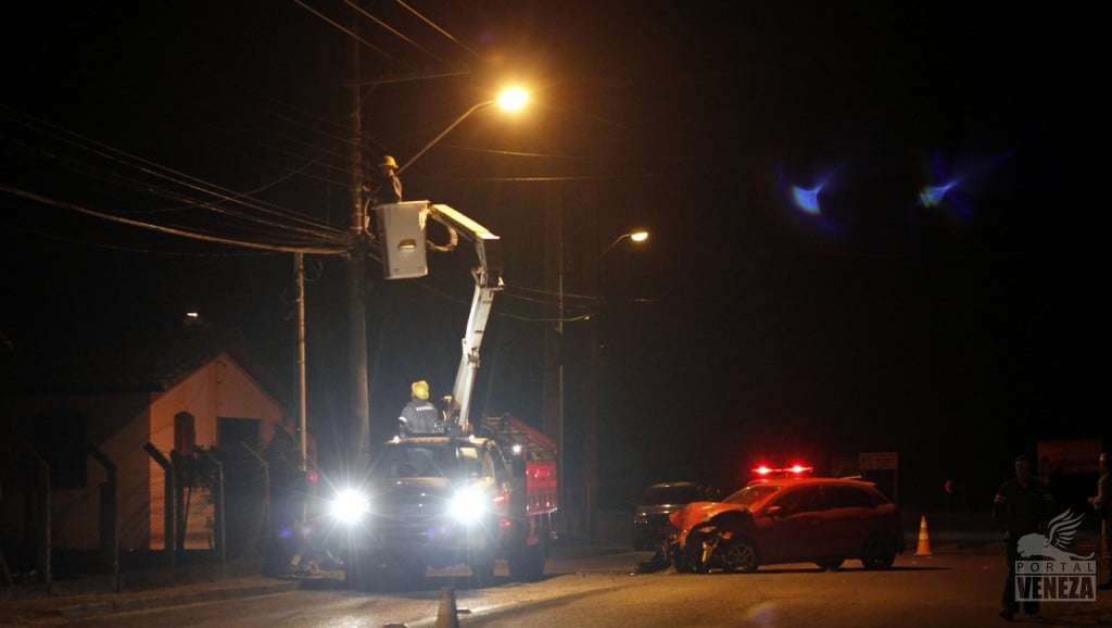 Veículo furtado no Caravaggio se envolve em acidente no Jardim Florença 2 Veículo furtado no Caravaggio se envolve em acidente no Jardim Florença