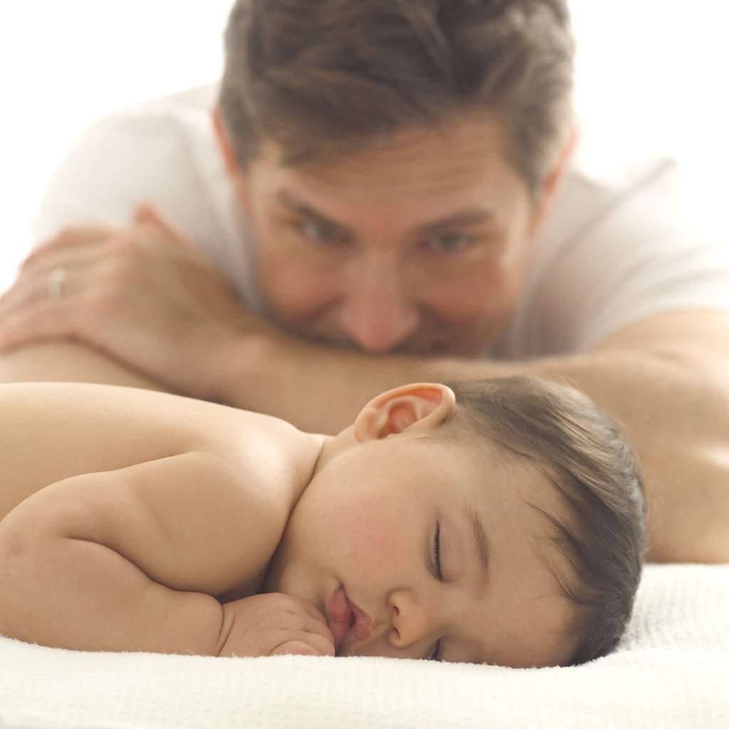 Pais podem fingir que estão felizes. Mas isso não significa que os filhos acreditem