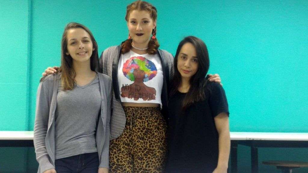 Acadêmicas de Design de Moda participam de final de competição estadual