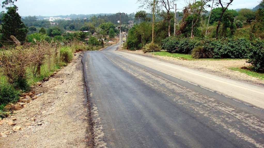 Segundo fontes extra-oficiais, no acordo da coligação PSDB-PSD-PDT, o PSD ficará... 3 Conversei com o comerciante Juarez Goulart, que mora em Santo Antônio, e está feliz da vida pela obra realizada pela prefeitura com apoio da maioria dos moradores. A reivindicação do asfalto na estrada do bairro era antiga e agora se concretizou.