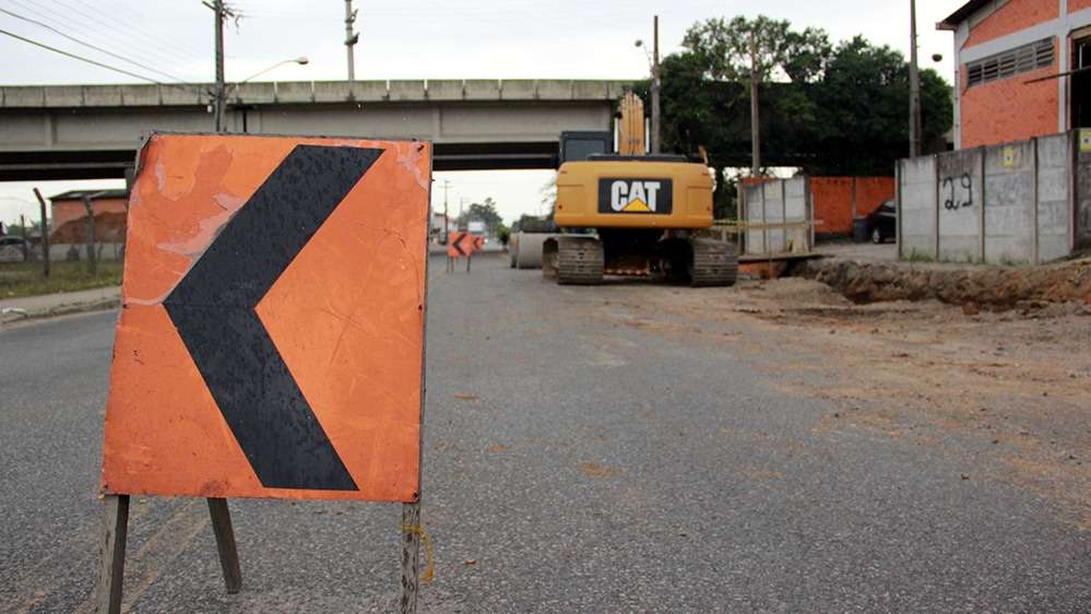 Construção de drenagem, na BR-101, interrompe faixa da SC-390, em Tubarão (SC) 7 Construção de drenagem, na BR-101, interrompe faixa da SC-390, em Tubarão (SC)