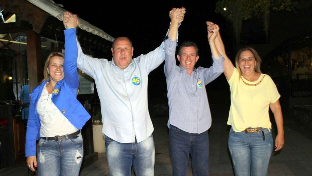 Nova Veneza terá passarela sobre o Rio Mãe Luzia, além da construção da passarela para pedestres 3 Rogério Frigo e Zé Spillere venceram as eleições  com 5403 votos (51,84%) e terá maioria na Câmara de Vereadores. Evandro Gava e Betão obtiveram 4.631 (44,43%), e Valtenir de Mattia e Thiago Ronconi receberam 388 votos (3,72%)