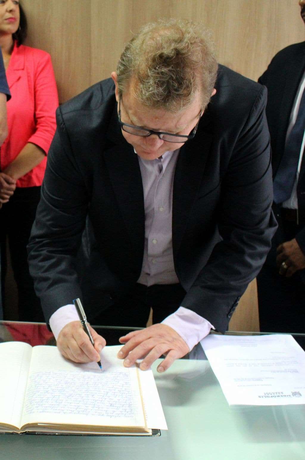 Vereador Joênio Marques assume interinamente prefeitura de Siderópolis 10 Vereador Joênio Marques assume interinamente prefeitura de Siderópolis