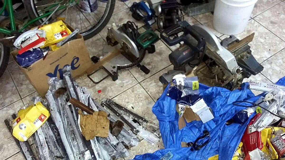 Após denúncia de morador, Polícia Militar recupera objetos furtados de madeireira 5 Após denúncia de morador, Polícia Militar recupera objetos furtados de madeireira