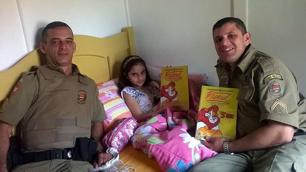 Bingo beneficente é realizado para ajudar menina a caminhar 1 Bingo beneficente é realizado para ajudar menina a caminhar