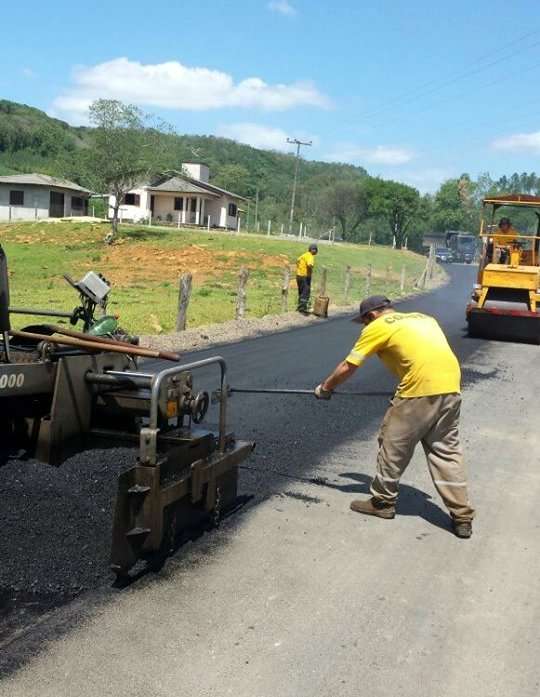 Município de Siderópolis conclui mais um trecho de pavimentação do acesso à Barragem 5 Município de Siderópolis conclui mais um trecho de pavimentação do acesso à Barragem