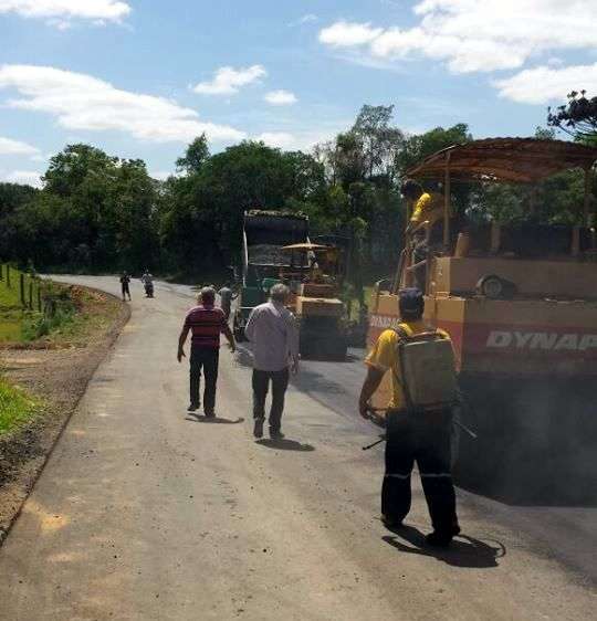 Município de Siderópolis conclui mais um trecho de pavimentação do acesso à Barragem 6 Município de Siderópolis conclui mais um trecho de pavimentação do acesso à Barragem