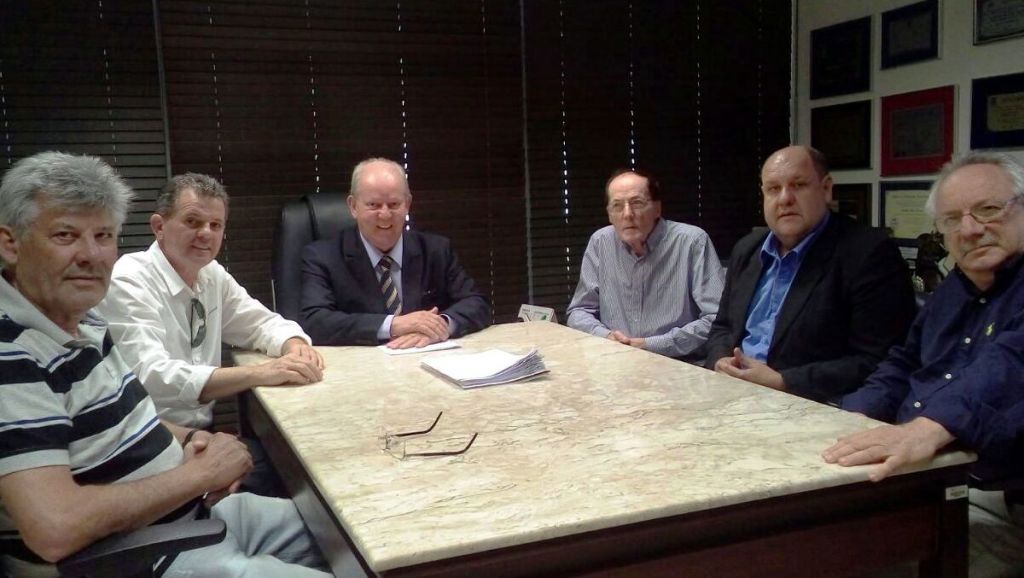 Os vereadores Dado Ghislandi e Claiton Zanzi vão ter que se impor... 2 Os vereadores Dado Ghislandi e Claiton Zanzi vão ter que se impor...