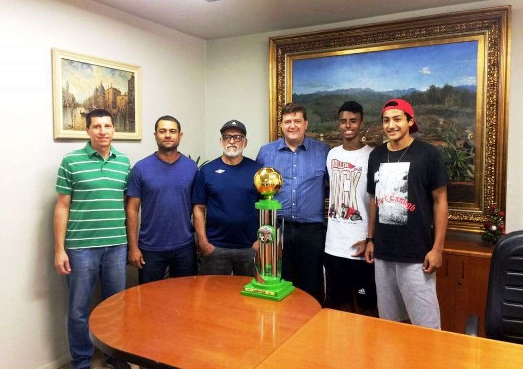 Neste sábado haverá novo mutirão de castração 4 O  prefeito Evandro Gava sempre foi um desportista e no seu mandato com o diretor de esportes, Jean Reis, Nova Veneza obteve destaque na região.  Belo trabalho