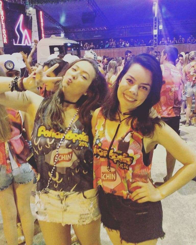 Vem aí a 1ª piscina comunitária 1 A dupla dinâmica Joana Duminelli Niehues e Monique Destro curtindo o Folianópolis!