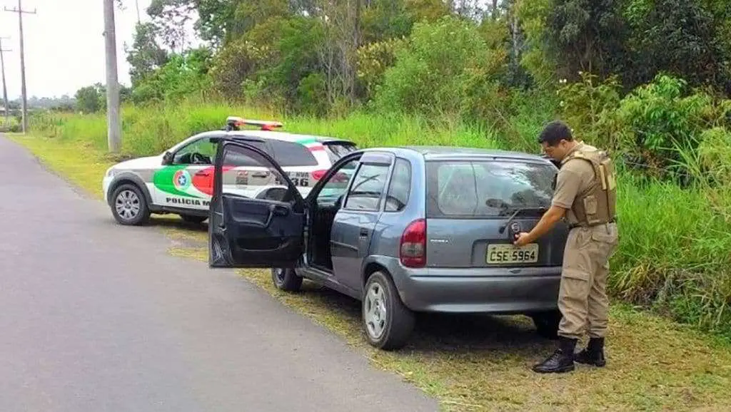 Polícia Militar recupera no Caravaggio veículo furtado em Criciúma