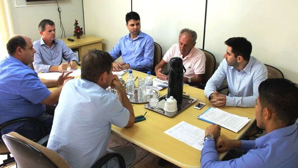 Por hora o assunto eleições para diretores das escolas está parado... 1 Por hora o assunto eleições para diretores das escolas está parado...