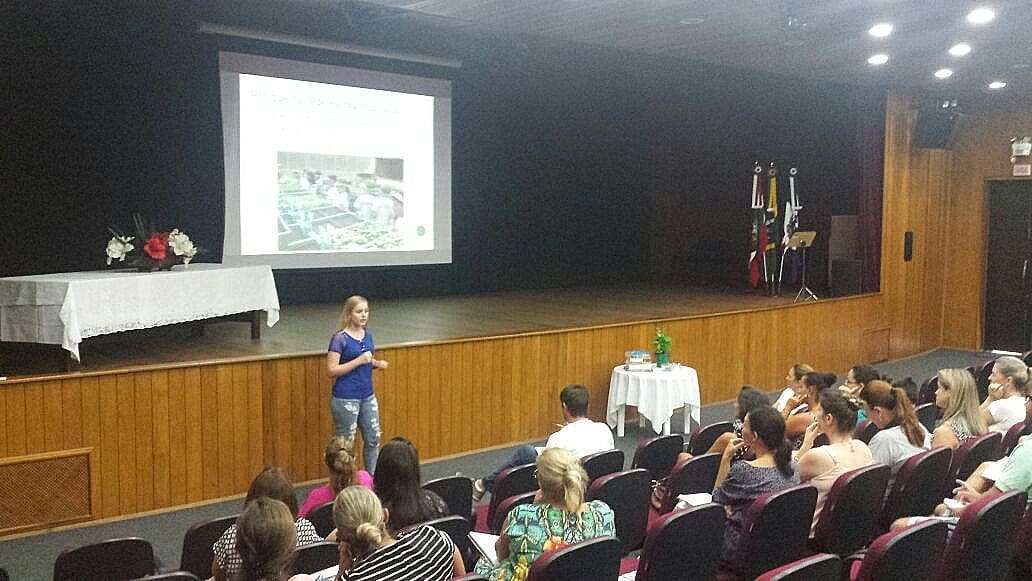 Programa Educação Ambiental Escolar é apresentado às diretoras da rede municipal 1 Programa Educação Ambiental Escolar é apresentado às diretoras da rede municipal