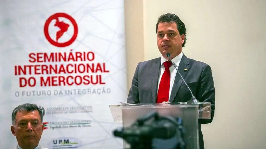 Deputado Rodrigo Minotto permanece como presidente da Comissão do Mercosul