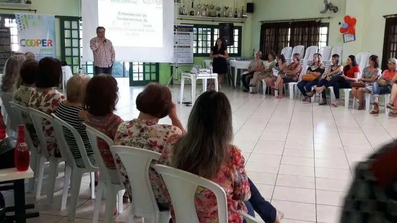 Coopera: Novas escolas do Cooperjovem participam de encontro de sensibilização
