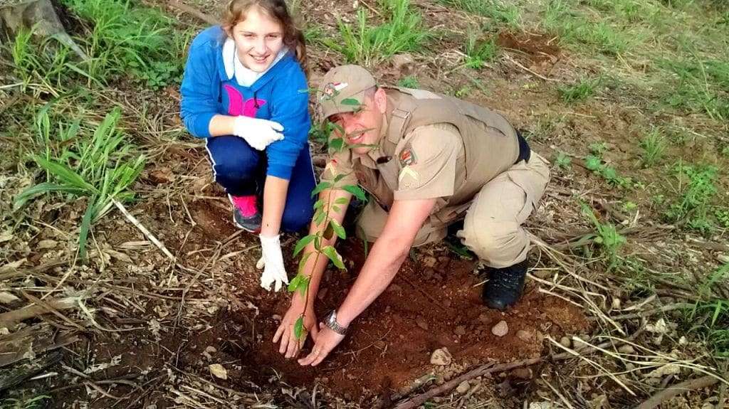 Plantio de mudas nativas marca o Dia Nacional de Conservação do Solo em Nova Veneza 6 Plantio de mudas nativas marca o Dia Nacional de Conservação do Solo em Nova Veneza