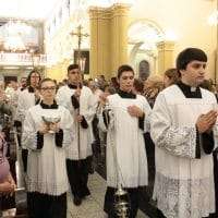 Santos Óleos são abençoados em missa solene na Catedral