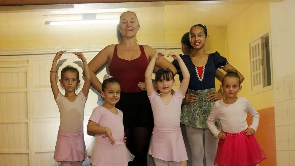 Escola de Ballet de Nova Veneza ensina arte com foco na saúde