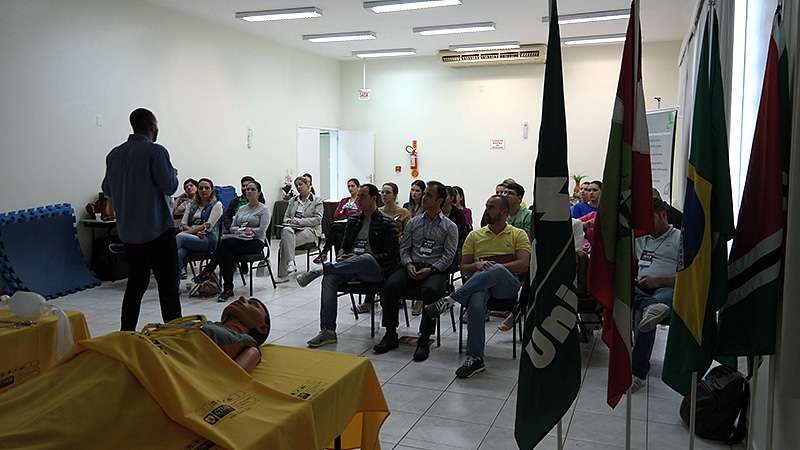 Profissionais da Unimed participam de capacitação em urgência cardiológica e neurológica 10 Profissionais da Unimed participam de capacitação em urgência cardiológica e neurológica