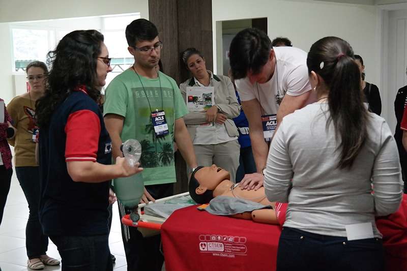 Profissionais da Unimed participam de capacitação em urgência cardiológica e neurológica 8 Profissionais da Unimed participam de capacitação em urgência cardiológica e neurológica