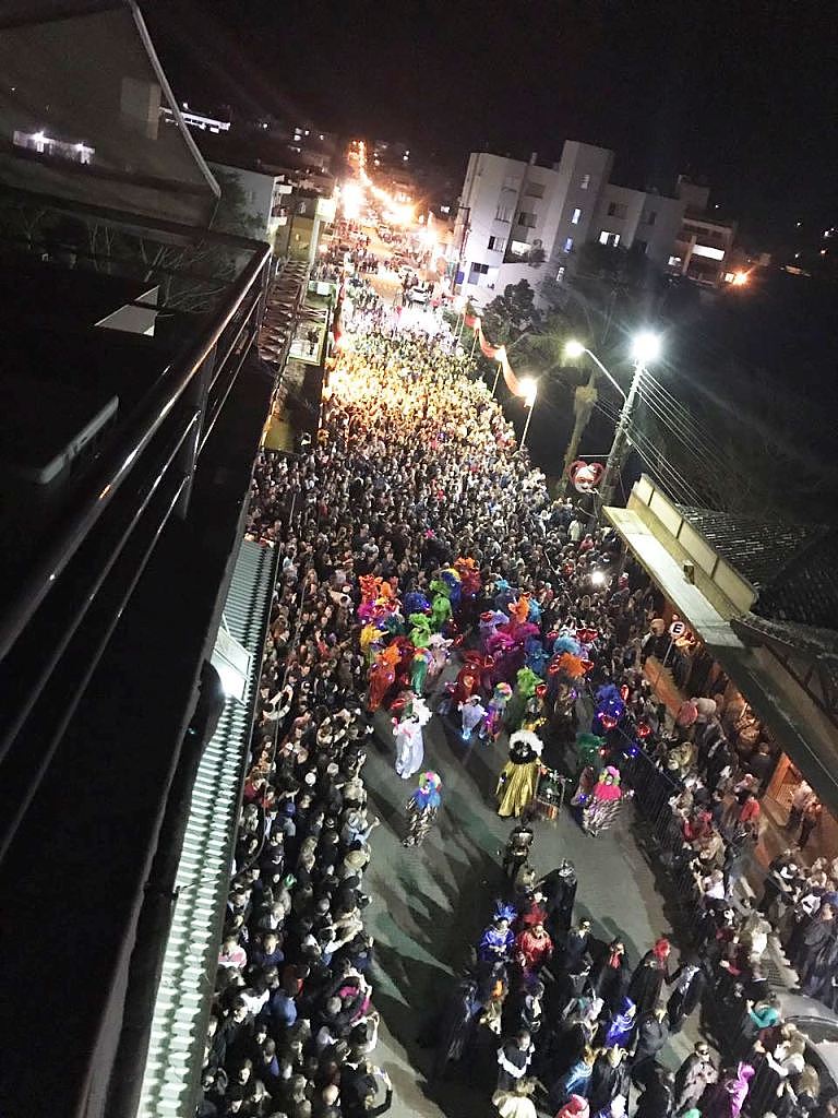Um fato político ocorrido durante um evento da festa foi o que mais circulou pelos smartphones 3 Um fato político ocorrido durante um evento da festa foi o que mais circulou pelos smartphones
