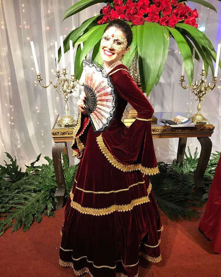 Atraíram todos os olhares! 2 Atraíram todos os olhares!