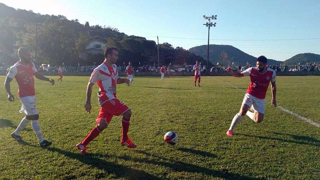Metropolitano vence, e está com uma mão na taça 2 Metropolitano vence, e está com uma mão na taça