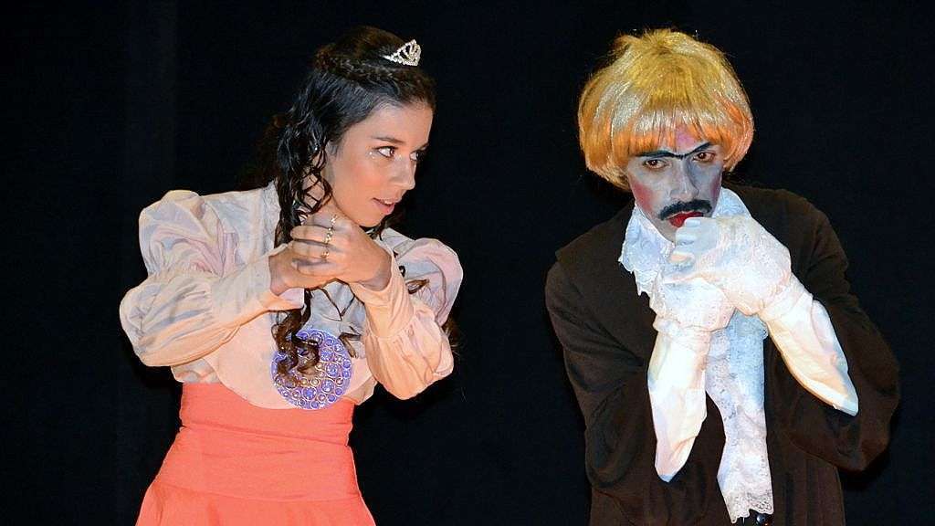 “A Pequena Imperatriz” encanta crianças e adultos na Unesc 11 “A Pequena Imperatriz” encanta crianças e adultos na Unesc