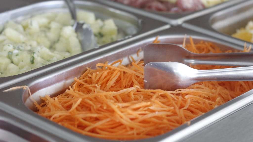 Em Nova Veneza restaurante serve feijoada aos sábados e faz sucesso