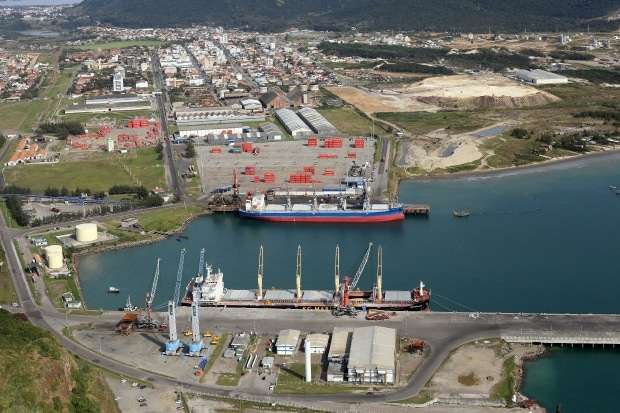 Porto de Imbituba entra na escala de navios gigantes vindos da Ásia