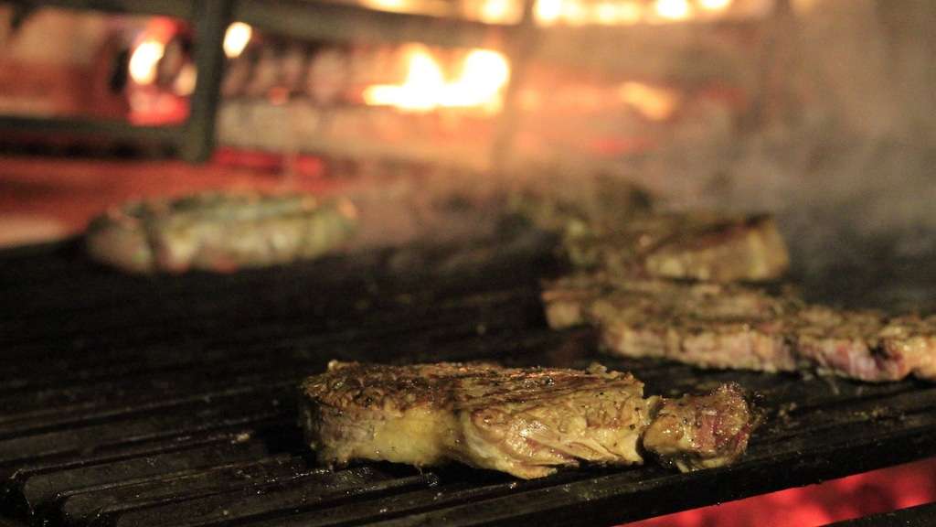 Qualidade do gado europeu atrai clientes a Churrascaria La Brasa