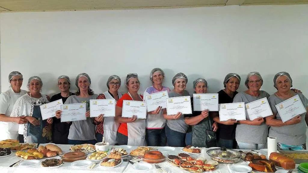 Mulheres do Núcleo Feminino da Coopera participam de Curso de Culinária Saudável