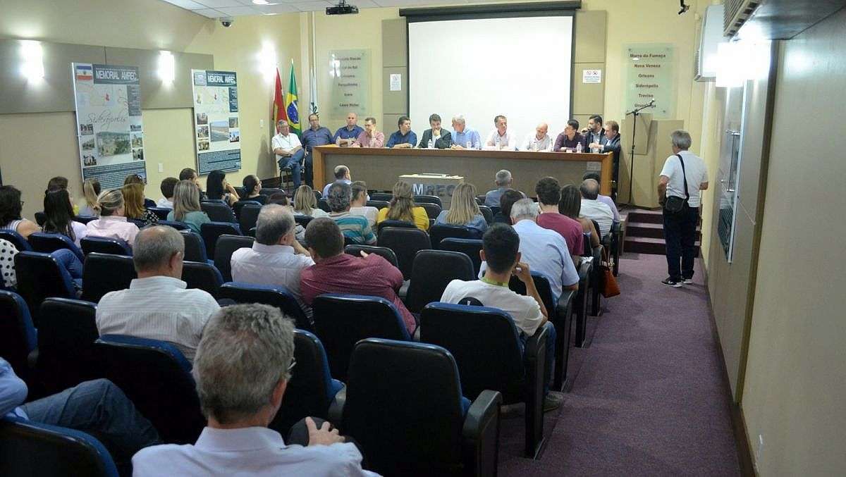 Reunião garante três milhões para custeio do Hospital Infantil Santa Catarina