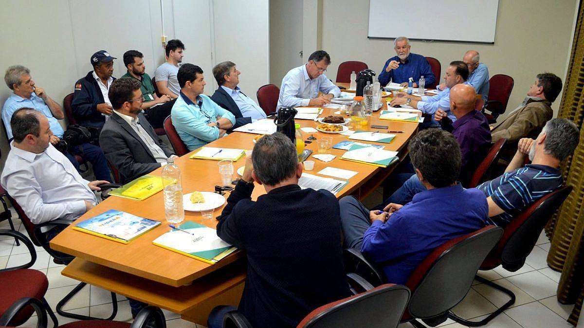 Prefeitos decidem ajudar no rateio de despesas do Hospital Santa Catarina 1 Prefeitos decidem ajudar no rateio de despesas do Hospital Santa Catarina