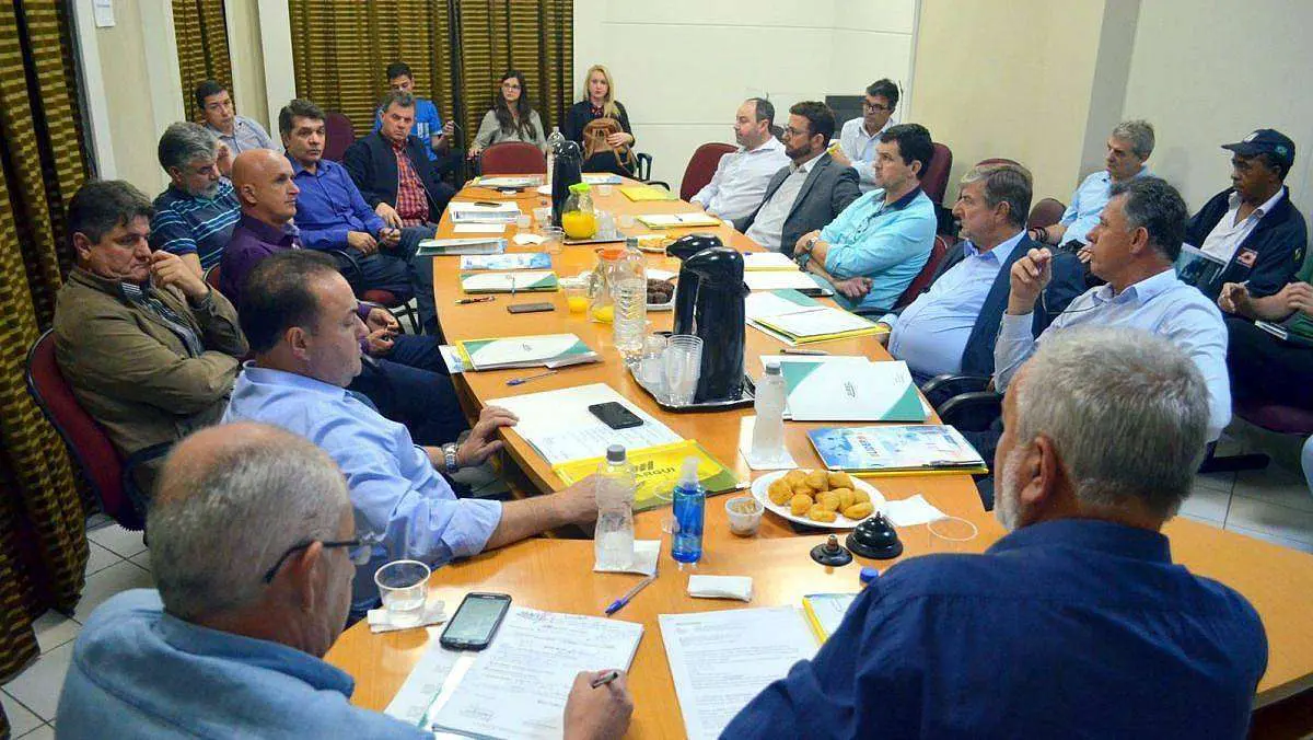 Prefeitos decidem ajudar no rateio de despesas do Hospital Santa Catarina