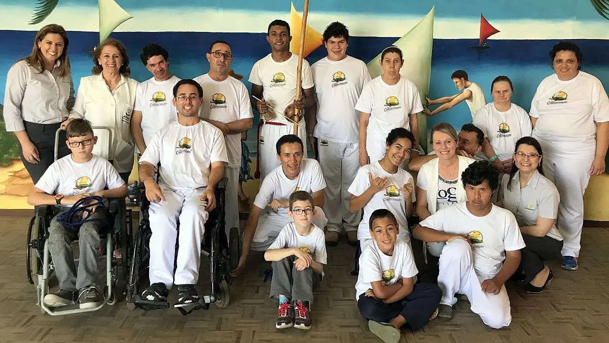 Projeto Capoeiração gradua alunos com deficiência na APAE de Nova Veneza