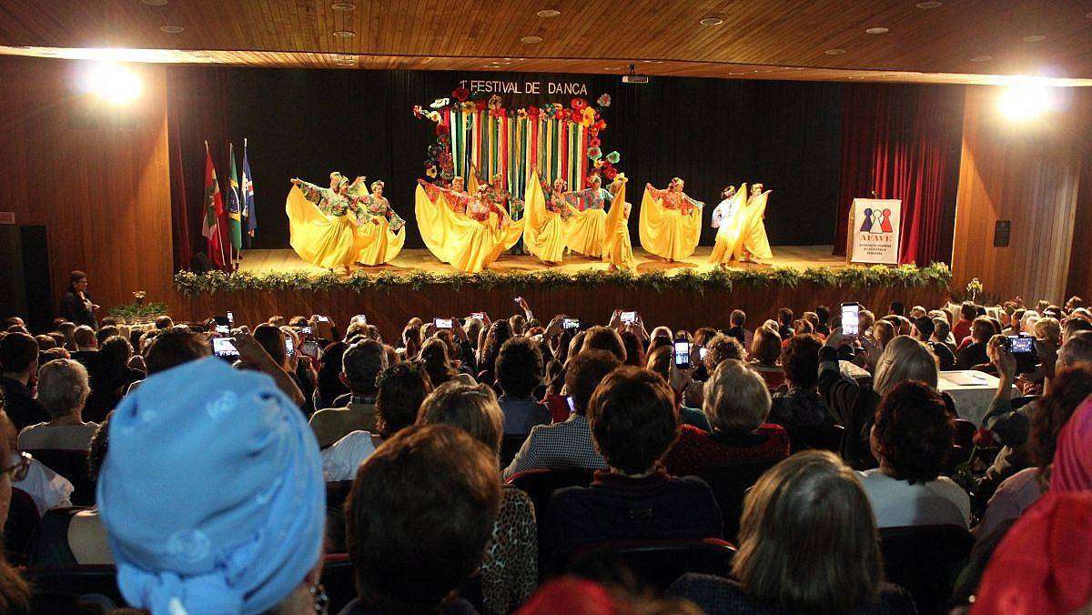 1º Festival de Dança da Terceira Idade reúne bailarinos dos municípios da Amrec