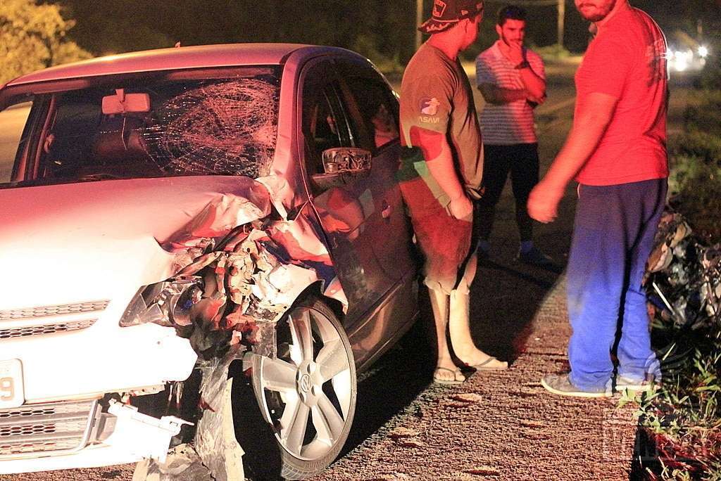 Dois ficam feridos em grave acidente no Morro do Caravaggio