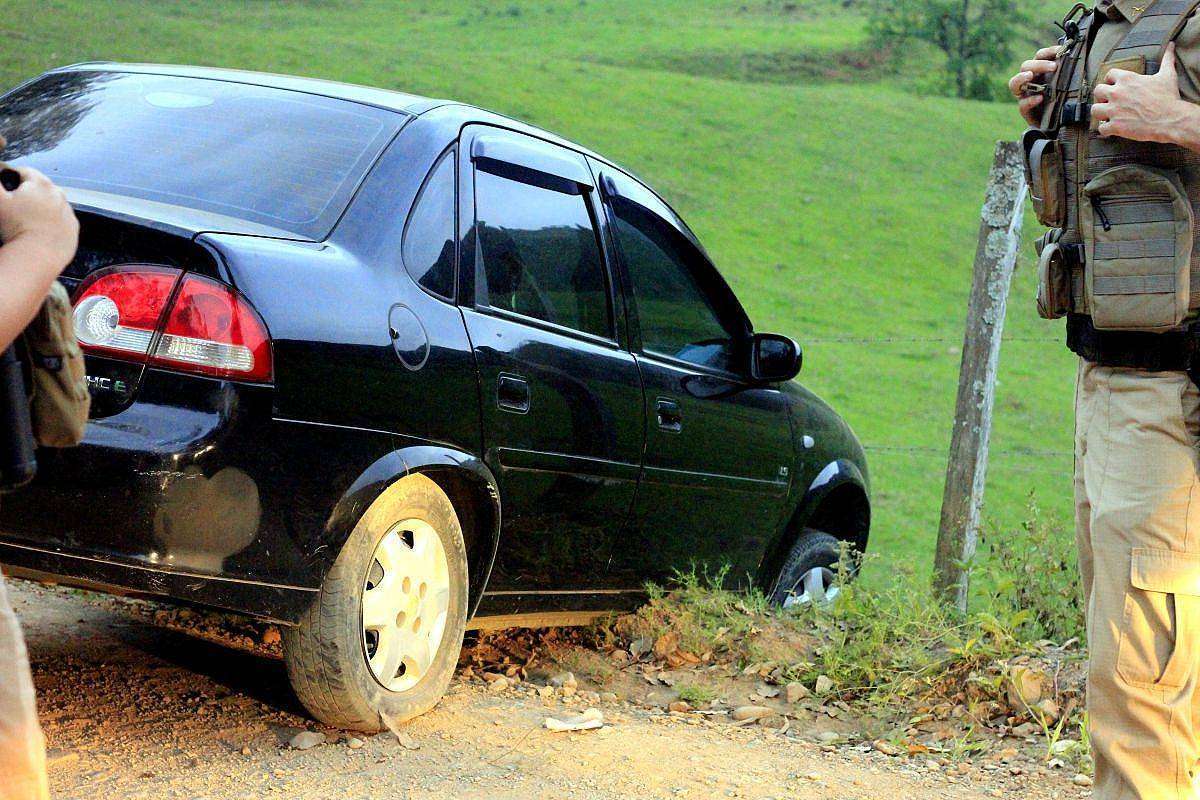 Motorista embriagado causa acidente na Linha Da Boit