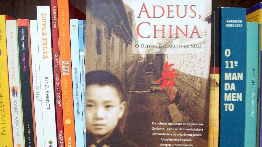 Livro Adeus China: uma história emocionante e real de um bailarino chinês 1 Livro Adeus China: uma história emocionante e real de um bailarino chinês