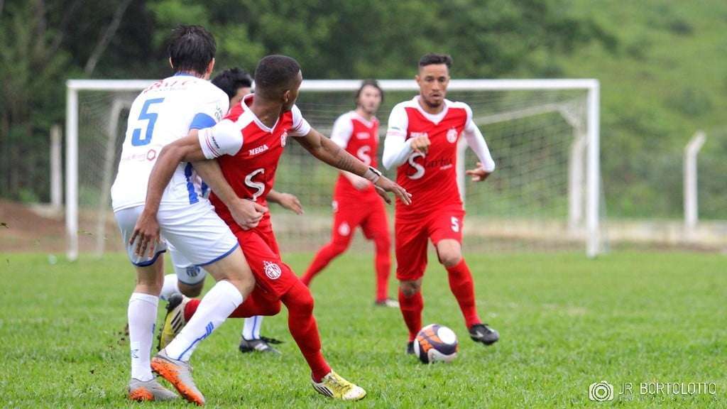 Metropolitano vence a segunda, e assume a liderança do regional da Larm 1 Metropolitano vence a segunda, e assume a liderança do regional da Larm