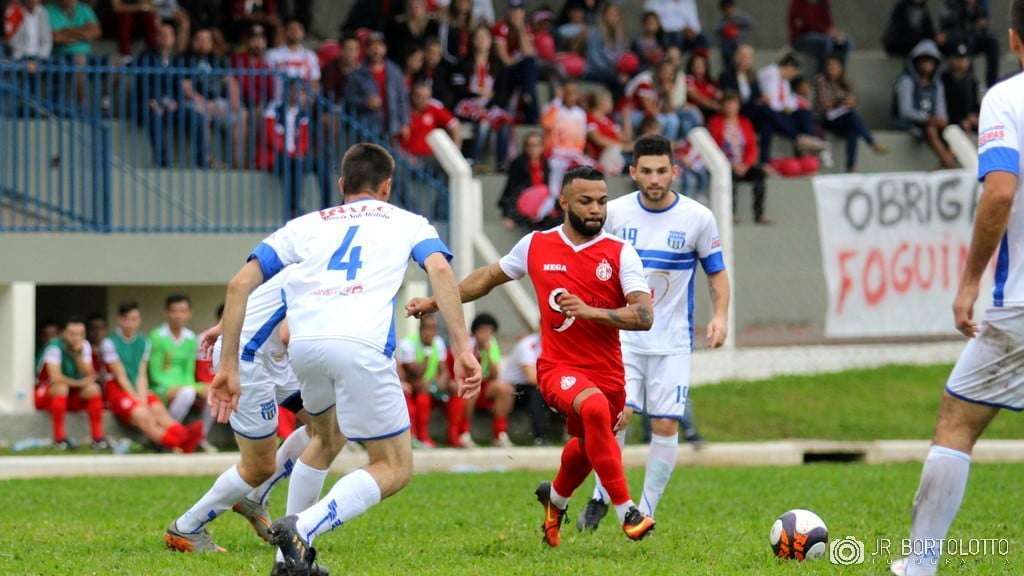 Metropolitano vence a segunda, e assume a liderança do regional da Larm 2 Metropolitano vence a segunda, e assume a liderança do regional da Larm