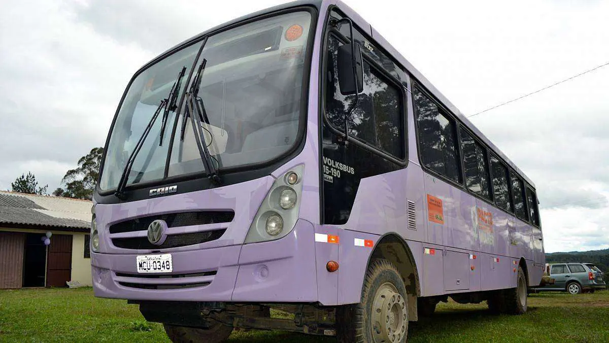 Ônibus lilás de enfrentamento à violência doméstica chega na região
