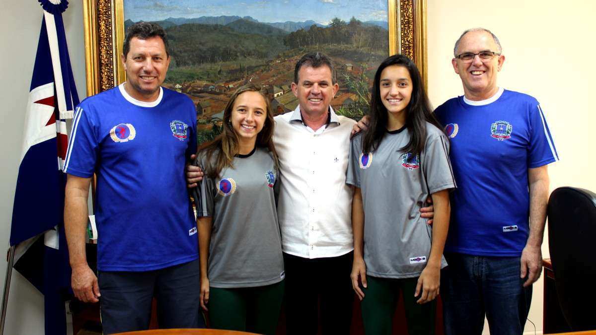 Atletas Larissa e Mikaely são convocadas para Seleção Catarinense Escolar de Atletismo