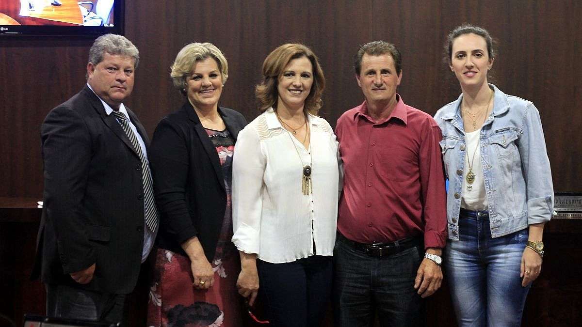 Vereadoras assumem vaga na Câmara de Nova Veneza 1 _MG_4492