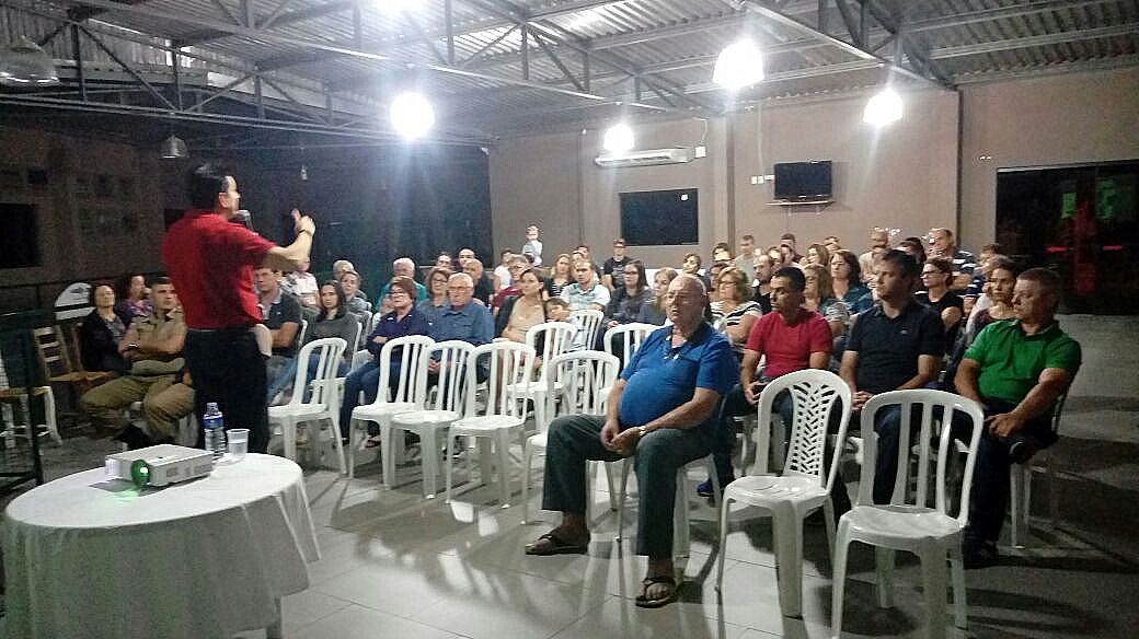 Coronel Cabral ministra palestra no São Bento Baixo